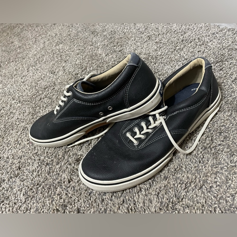 Men’s lace up sperrys
